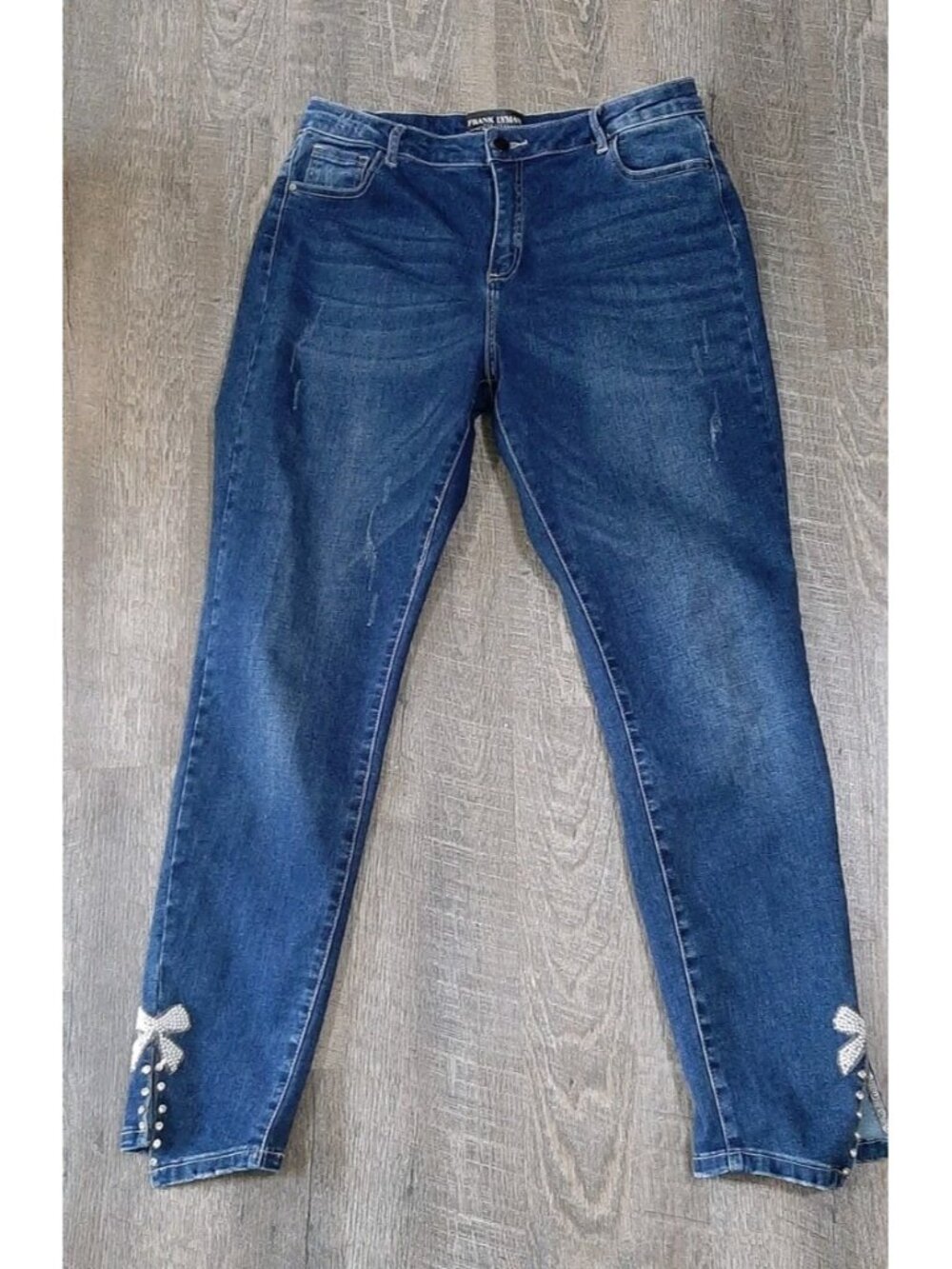 Frank Lyman Montreal Design Collection Slim Denim Jeans Large Leg Bow Accent